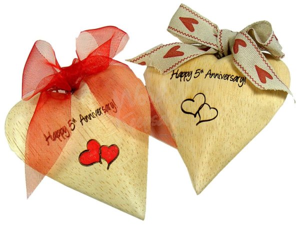 С днем деревянной свадьбы