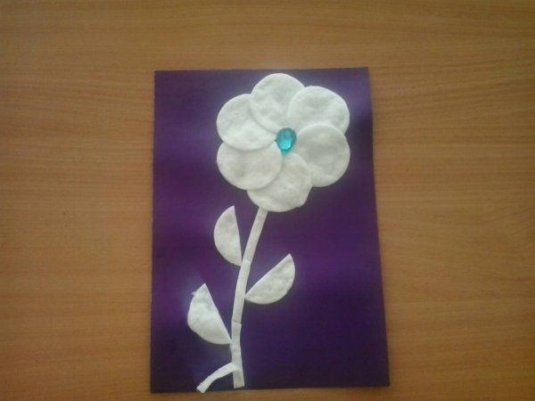 Подарок маме из ватных дисков