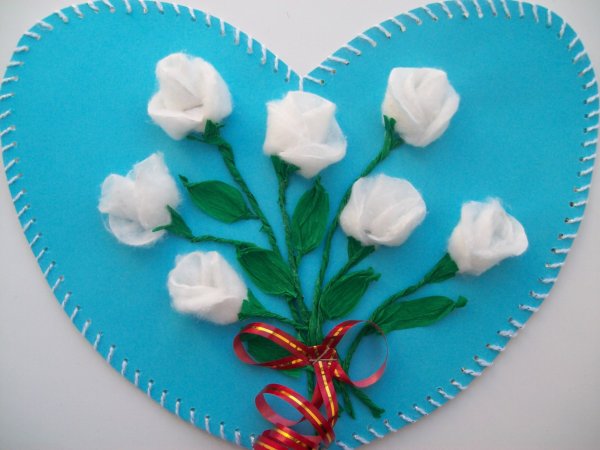 Поделка для мамы из ватных дисков