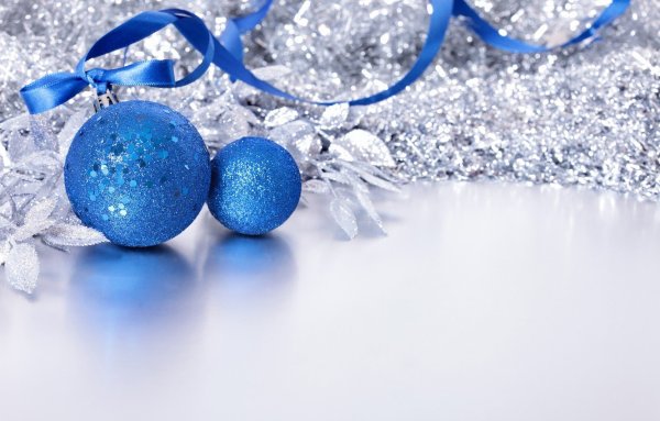 Синие новогодние шары