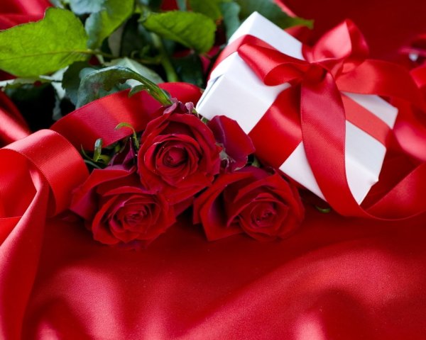 С днём рождения розы