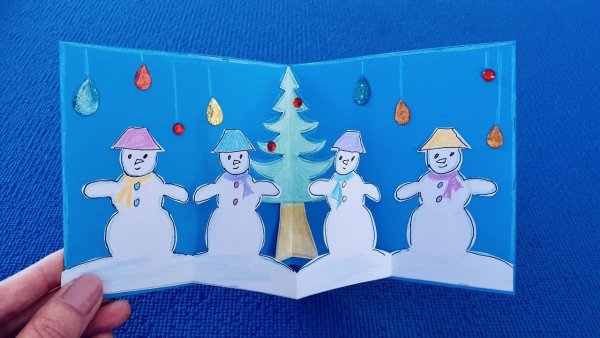 Объемная открытка со снеговичками