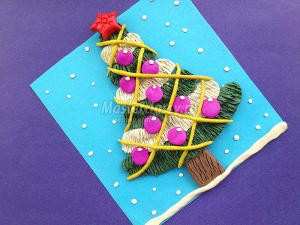 Новогодние поделки из пластилина для детей