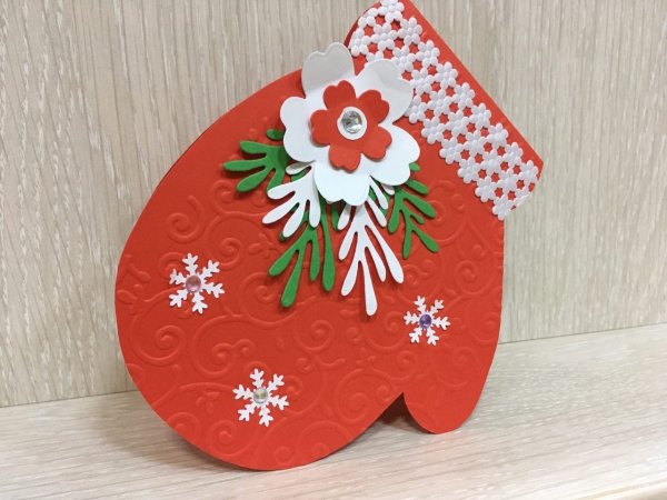 Новогодняя открытка рукавичка