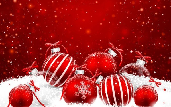 Новогодние шары на Красном фоне