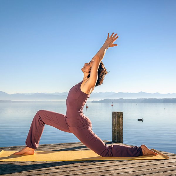 Йога для бодрого утра