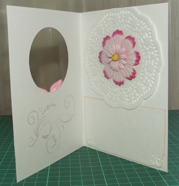 Открытка с отверстием