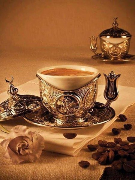 Роскошные кофейные чашки