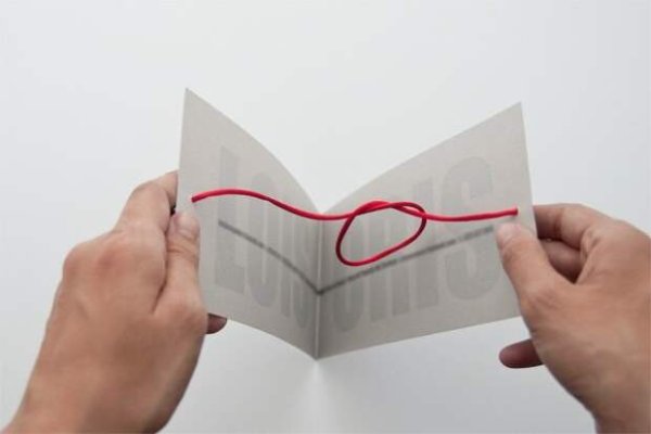 Открытка с ниткой внутри