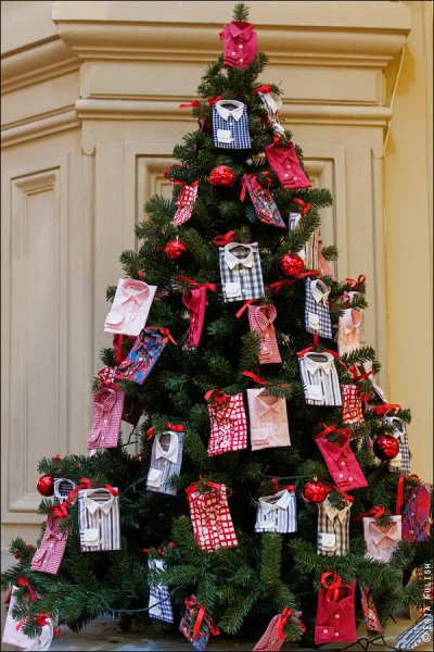 Новогодняя елка с бантами