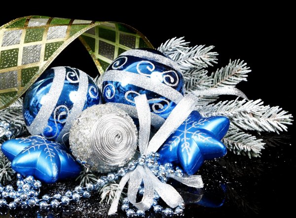 Синие новогодние украшения