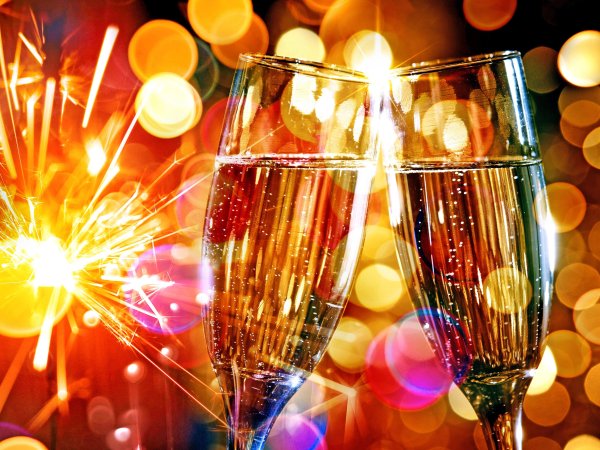 С днём рождения шампанское
