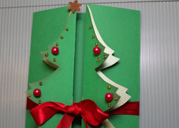 Елка из бумаги гармошкой