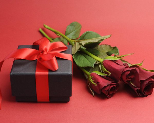 Цветы и шампанское