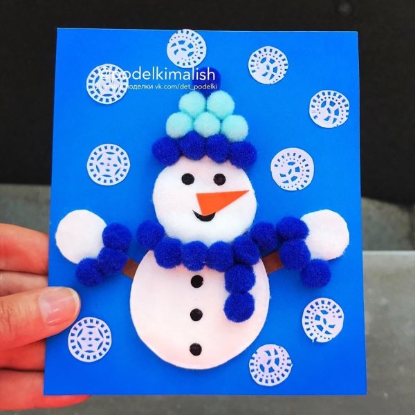 Открытка с снеговиком из дисков