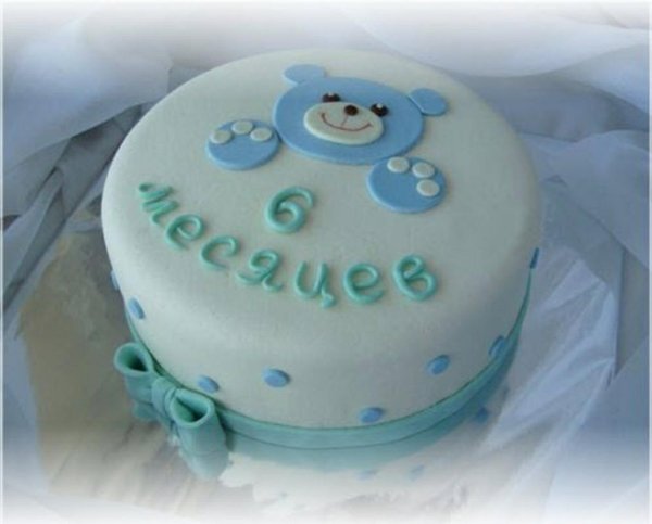 С 6 месяцами мальчика