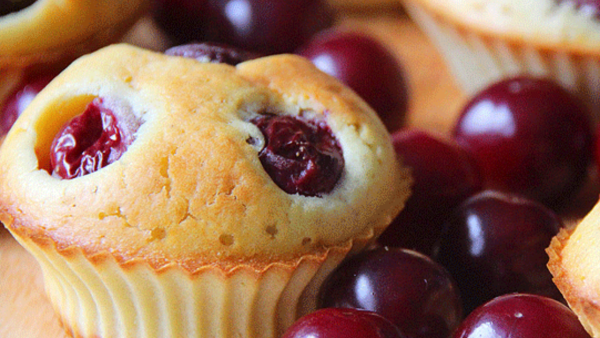 Кекс с вишней