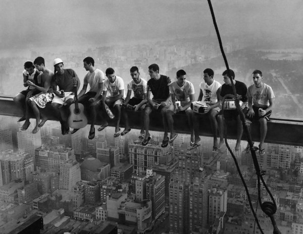 Обед на небоскрёбе 1932