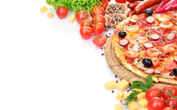 Пицца на белом фоне