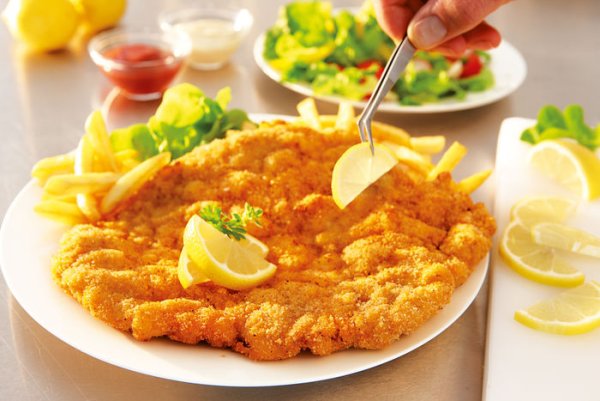 Шницель с картофелем Пай