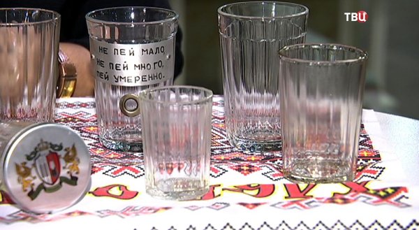 Юбилей граненого стакана