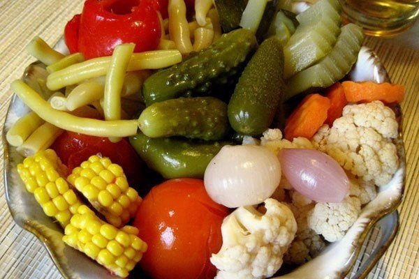 Огурцы ассорти Пикули