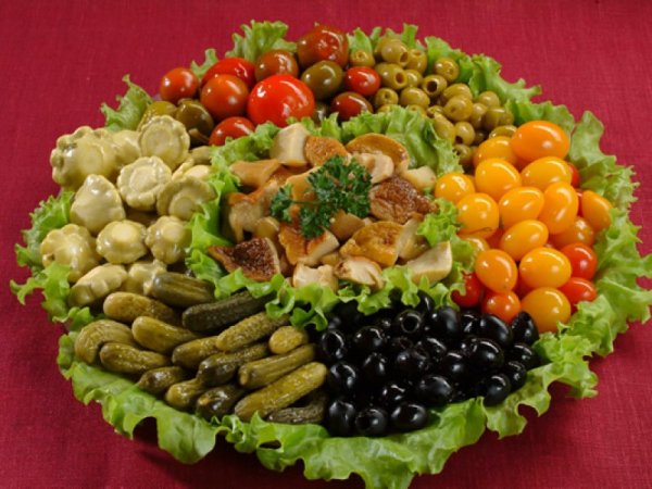 Овощная нарезка на праздничный стол