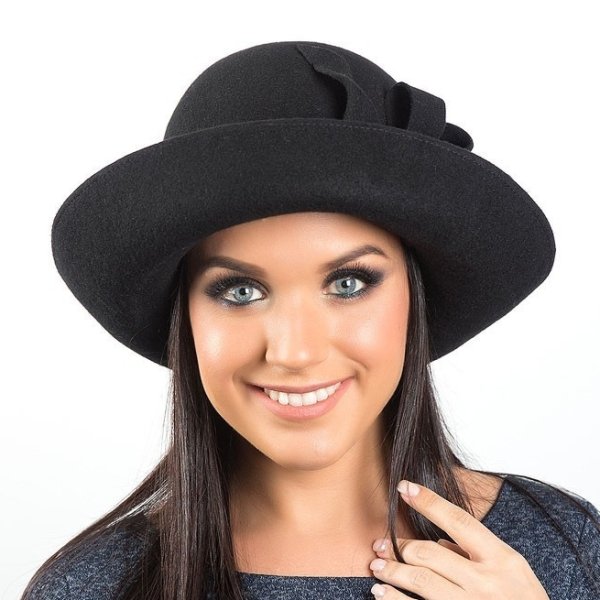 Шляпка женская с полями из фанеры