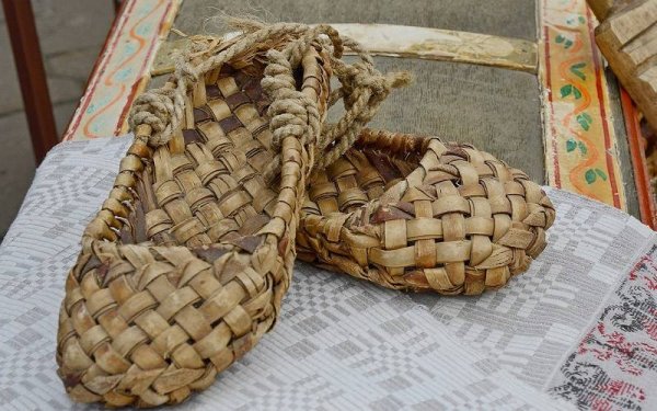 Плетение лаптей в древней Руси