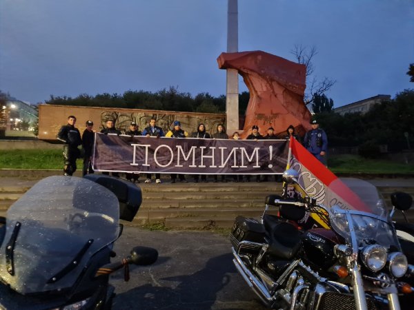 Памятника аллеи памяти погибшим байкерам Ачинск фото