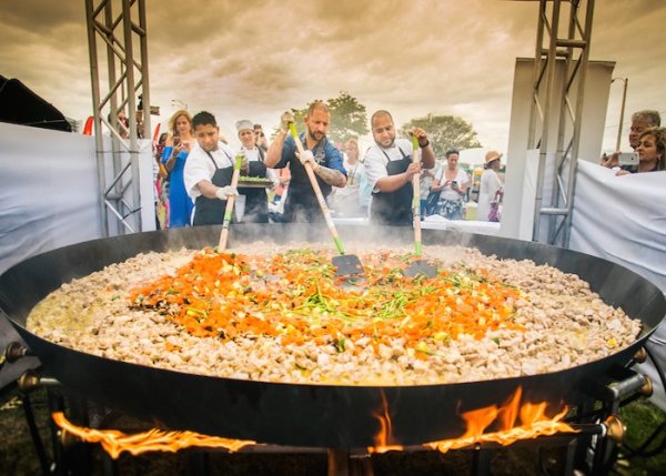 День валенсийской паэльи