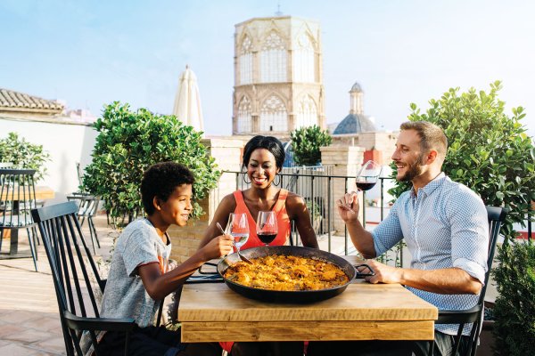 День испанской паэльи