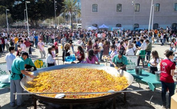 День валенсийской паэльи