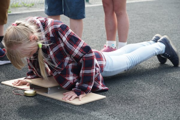 Международный день борьбы с незавершением детьми средней школы