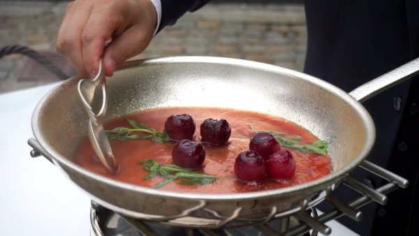 Вишня фламбе