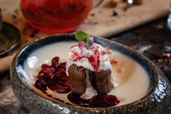 Шоколадный фондан с мороженым