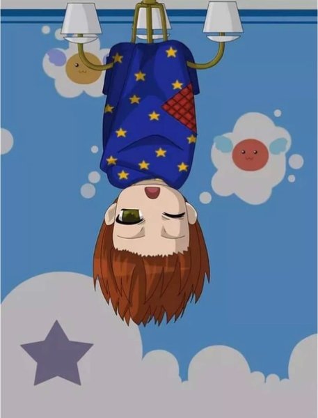 Человек висит на люстре