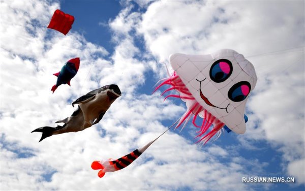 Фестиваль воздушных змеев в Фуцзяне, Китай.