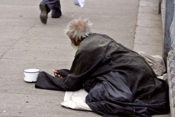 Нищий побирается