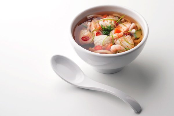 Суп с морепродуктами вид сверху