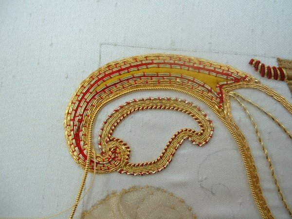 Вышивка жесткой канителью