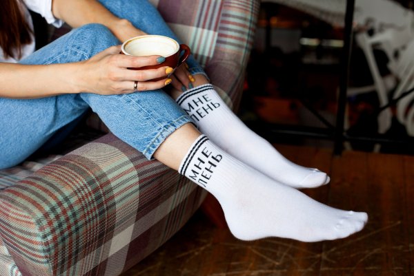 Ноги девушек в носках