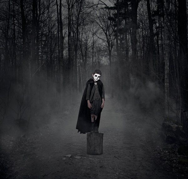 Мрачный подросток