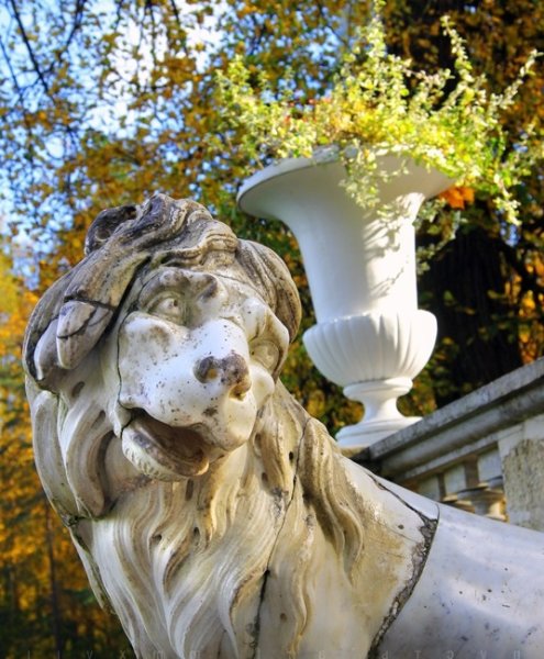 День каменных Львов