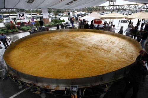 День гигантского омлета