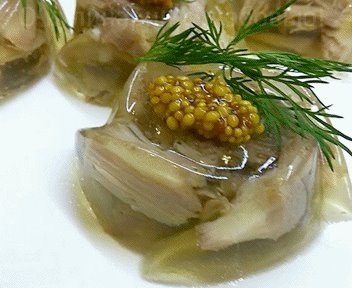 Холодец трясется