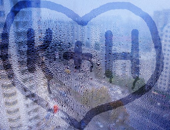 Рисование на запотевшем стекле