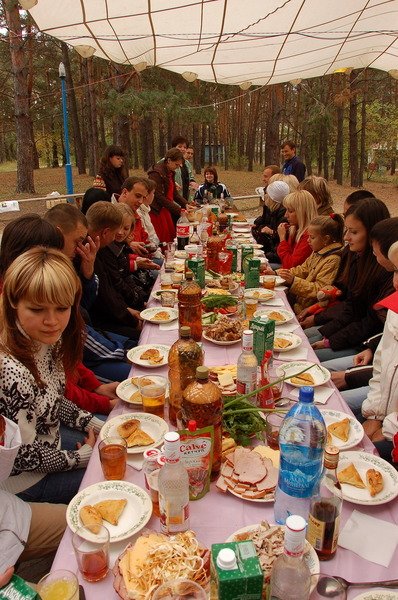 Застолье в школе