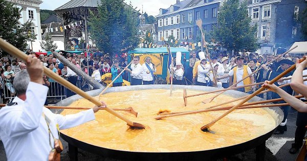 Цимбуриядский фестиваль омлета в зенице, Босния