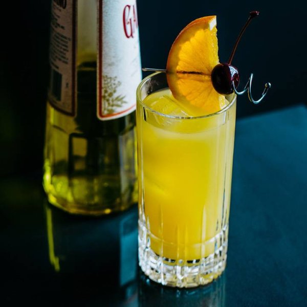 Harvey Wallbanger коктейль